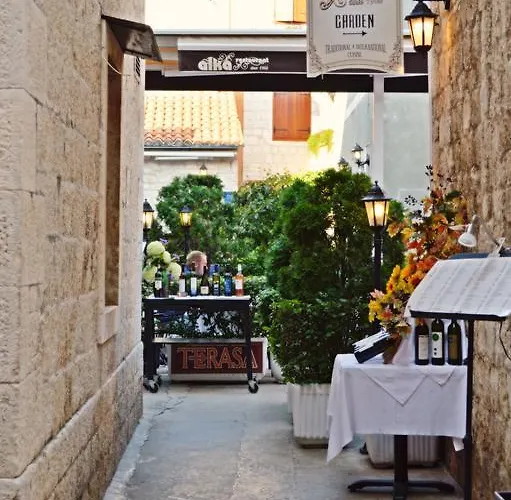 Burgus-antium Villa Trogir