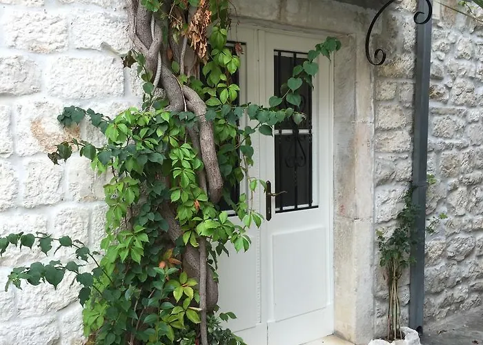 Burgus-antium Villa Trogir