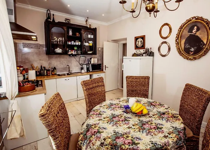 别墅 布尔格斯-安丁姆公寓别墅 *